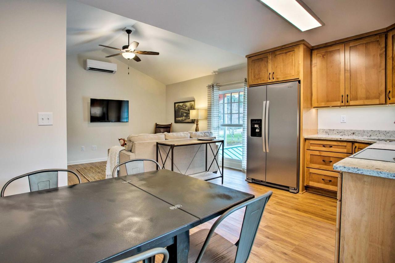 Newly Remodeled Apartment On Main Street In Saluda 외부 사진